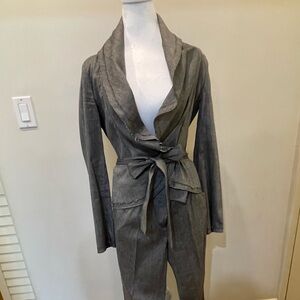 Linen/Cotton BCBG Mazazria women’s pant suit Size 6